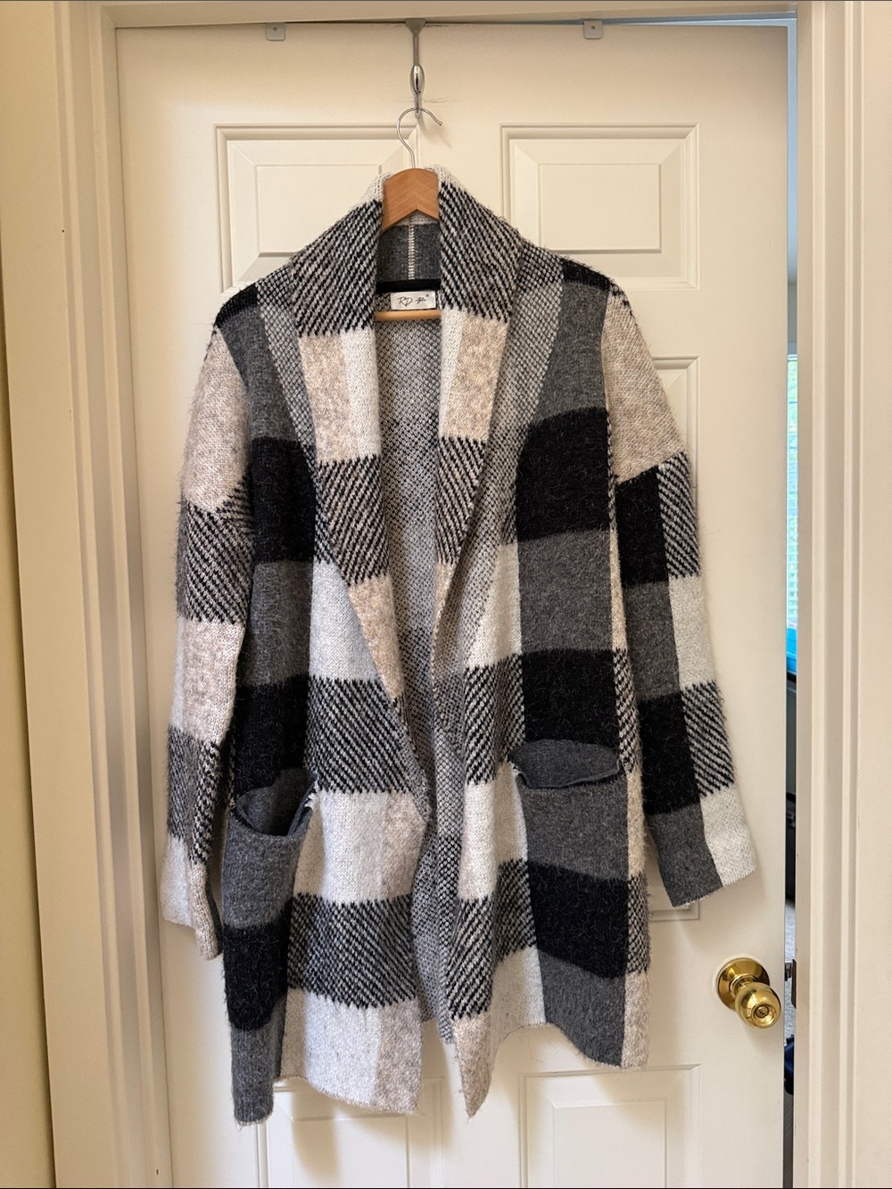 RD Style Black and Gray Plaid Open-Front Cardigan